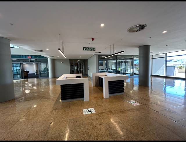 114M² BUILDING TO LET IN FORESHORE